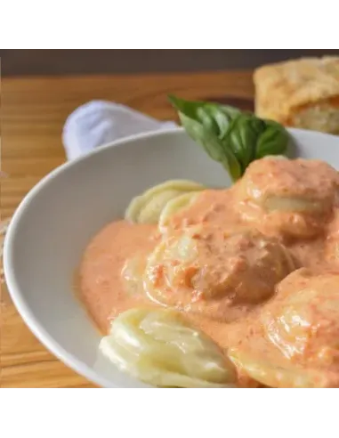 Sorrentinos Negros Rellenos De Salmon X 12 U