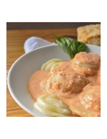 Sorrentinos Negros Rellenos De Salmon X 12 U